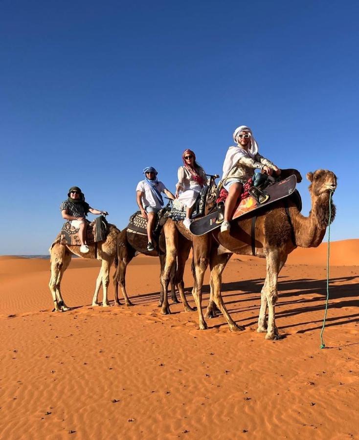 ホテル Sahara Luxury Glamping メルズーガ エクステリア 写真