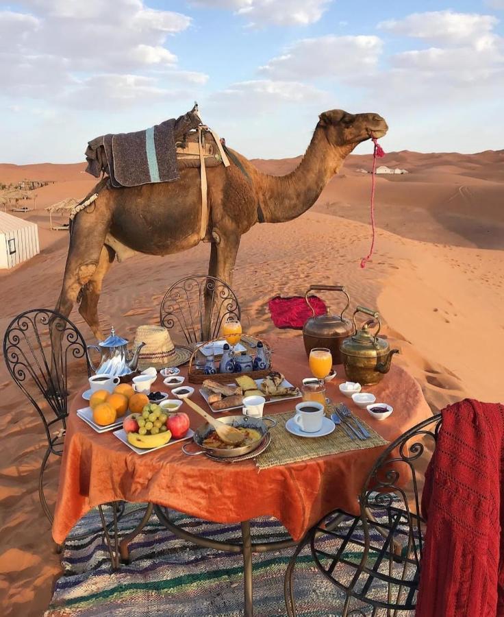 ホテル Sahara Luxury Glamping メルズーガ エクステリア 写真